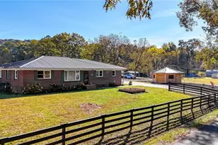 202 Peachtree St, Fairmount, GA 30139 - Photo 2