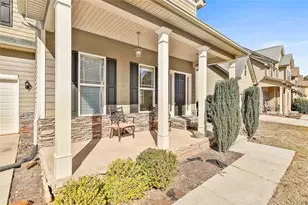 30 Camden Cir, Newnan, GA 30265 - Photo 2