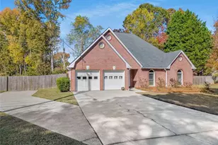 900 Burning Bush Dr, Loganville, GA 30052 - Photo 38