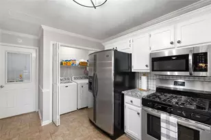 900 Burning Bush Dr, Loganville, GA 30052 - Photo 10