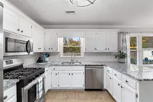 900 Burning Bush Dr, Loganville, GA 30052 - Photo 12