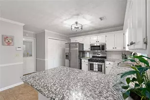 900 Burning Bush Dr, Loganville, GA 30052 - Photo 14