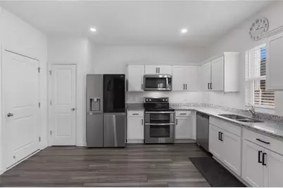 300 Hyde Park, Winder, GA 30680 - Photo 12