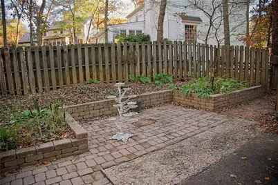 425 Hackberry Lane, Roswell, GA 30076 - Photo 12