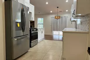 1260 Della Way, Lawrenceville, GA 30043 - Photo 10