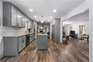 13 E Lakeshore Dr SE, Rome, GA 30161 - Photo 10