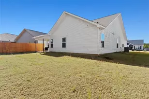 199 Red Tail Cir, Byron, GA 31008 - Photo 6