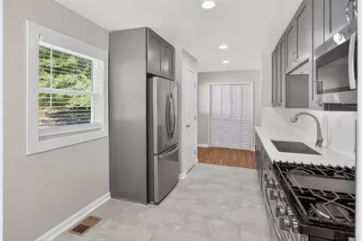 475 Center Hill Avenue NW, Atlanta, GA 30318 - Photo 12