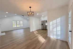 565 Paris Dr, Lawrenceville, GA 30043 - Photo 12