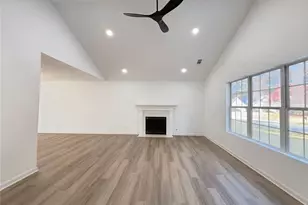 565 Paris Dr, Lawrenceville, GA 30043 - Photo 6