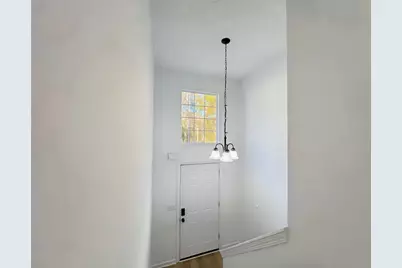 565 Paris Drive, Lawrenceville, GA 30043 - Photo 4