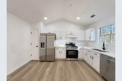 565 Paris Drive, Lawrenceville, GA 30043 - Photo 18