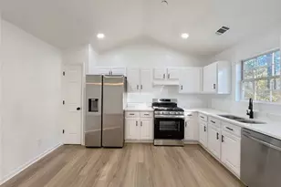 565 Paris Dr, Lawrenceville, GA 30043 - Photo 18