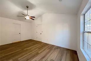 565 Paris Dr, Lawrenceville, GA 30043 - Photo 22