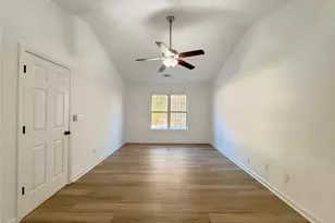 565 Paris Dr, Lawrenceville, GA 30043 - Photo 20