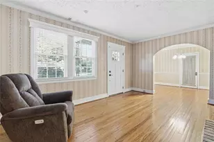 1333 E 52nd St, Savannah, GA 31404 - Photo 6