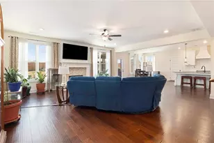 242 Township Dr, Senoia, GA 30276 - Photo 8