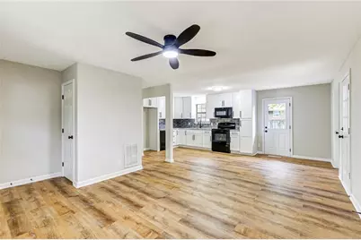 122 Capitol Avenue, Winder, GA 30680 - Photo 4