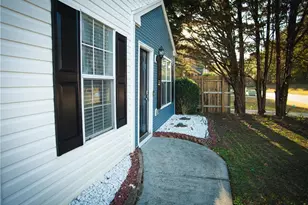 1852 Patterson Park Dr, Lawrenceville, GA 30044 - Photo 4