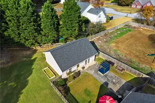 2650 Harbins Mill Dr, Dacula, GA 30019 - Photo 2