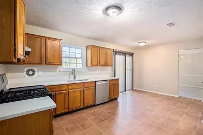 505 Lake Joyce Lane, Fairburn, GA 30213 - Photo 8