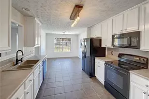 735 Galloping Bend Ct, Auburn, GA 30011 - Photo 2