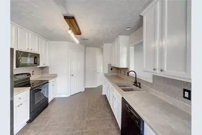 735 Galloping Bend Court, Auburn, GA 30011 - Photo 8