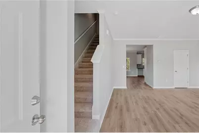 2874 Laurel Ridge Circle, East Point, GA 30344 - Photo 2