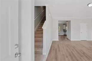 2874 Laurel Ridge Cir, East Point, GA 30344 - Photo 2