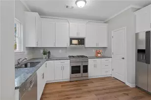 2874 Laurel Ridge Cir, East Point, GA 30344 - Photo 10