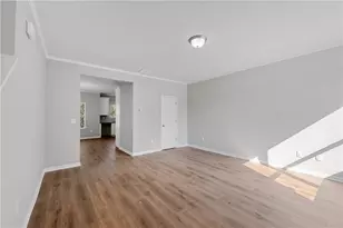 2874 Laurel Ridge Cir, East Point, GA 30344 - Photo 4