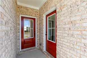 121 Chattahoochee Cir, Locust Grove, GA 30248 - Photo 2