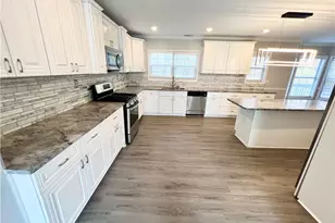 949 Pennsylvania Run, Lawrenceville, GA 30043 - Photo 4