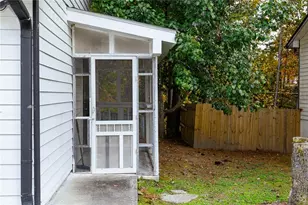 1025 Hunters Oak Trail, Sugar Hill, GA 30518 - Photo 20