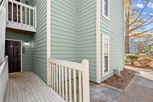 3209 Canyon Point Cir, Roswell, GA 30076 - Photo 2