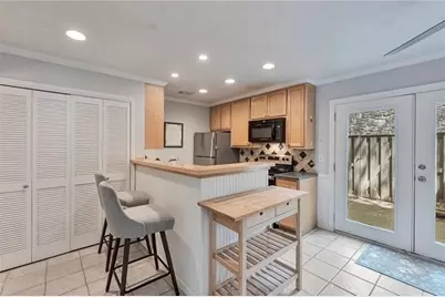 8 Arpege Way NW, Atlanta, GA 30327 - Photo 2