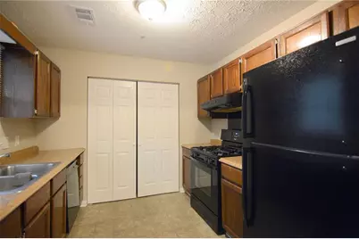 294 E Burns Court #D, Marietta, GA 30008 - Photo 6