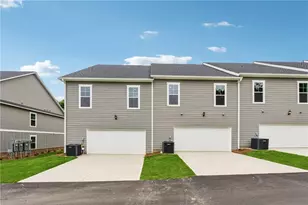 2546 Harbor Rdg Pass, Gainesville, GA 30507 - Photo 4