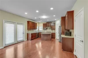 270 Woods Creek Dr, Suwanee, GA 30024 - Photo 24