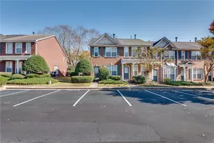 1534 Cove Creek Cir, Norcross, GA 30093 - Photo 2