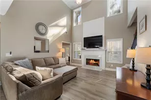 732 E Jefferson St, Hoschton, GA 30548 - Photo 12