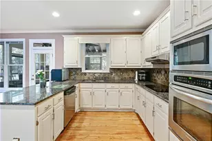 1750 Manor Brook Way, Snellville, GA 30078 - Photo 16