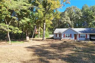 211 Brooks Ln, Winder, GA 30680 - Photo 2