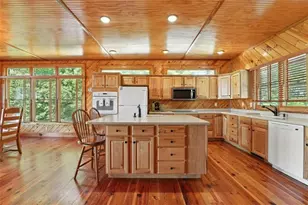 929 Hickory Nut Mountain Rd, Tallulah Falls, GA 30573 - Photo 12