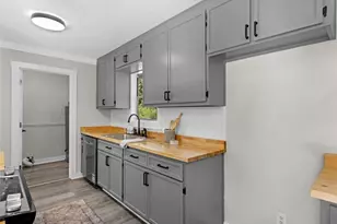 1028 Dixie Dr, Jonesboro, GA 30236 - Photo 10