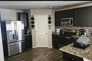 195 Twin Lakes Dr, Covington, GA 30016 - Photo 2