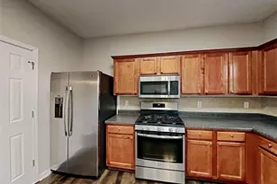 365 Laurelton Cir, Lawrenceville, GA 30044 - Photo 4