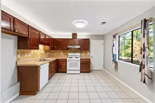 130 Forrest View Terrace, Johns Creek, GA 30022 - Photo 10