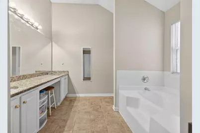 886 Deshon Creek Drive, Lithonia, GA 30058 - Photo 10