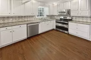 2824 Fontainebleau Dr, Atlanta, GA 30360 - Photo 2